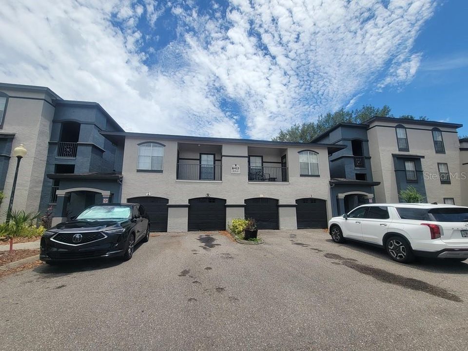 For Sale: $120,000 (1 beds, 1 baths, 864 Square Feet)