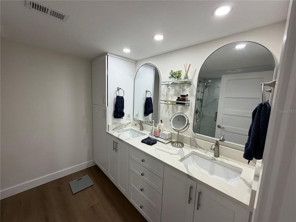 For Rent: $3,800 (2 beds, 2 baths, 1394 Square Feet)