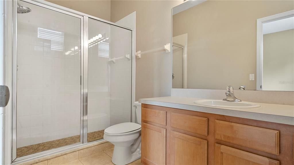 For Rent: $1,950 (2 beds, 2 baths, 1304 Square Feet)