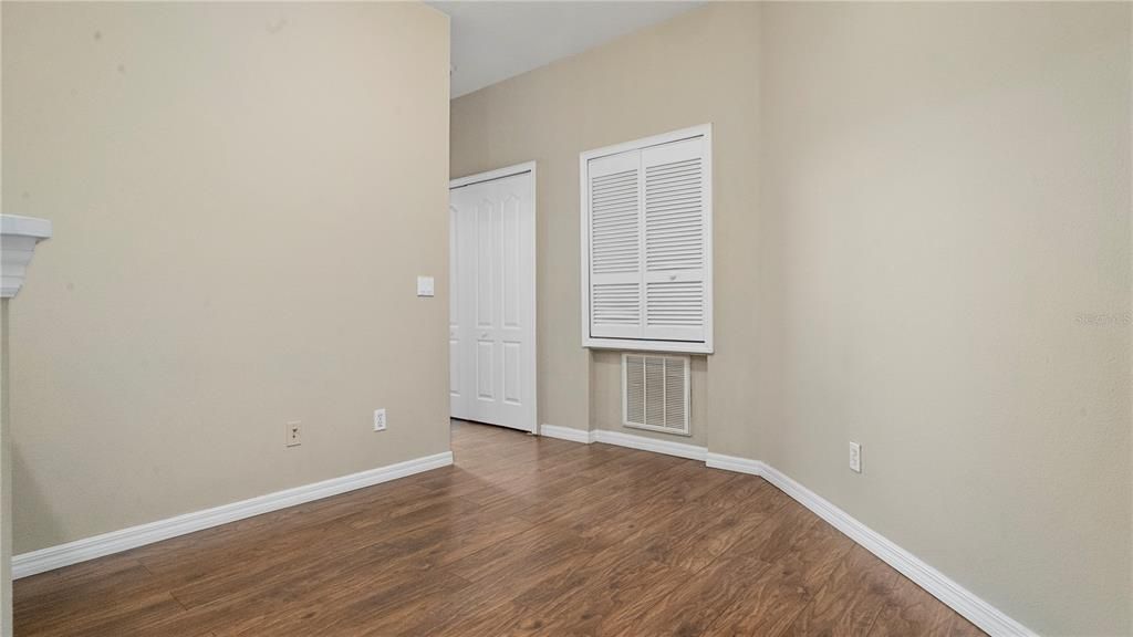 For Rent: $1,950 (2 beds, 2 baths, 1304 Square Feet)