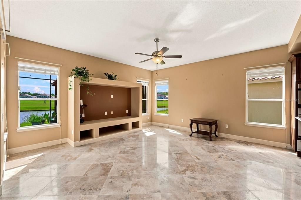 For Sale: $918,000 (5 beds, 4 baths, 4034 Square Feet)