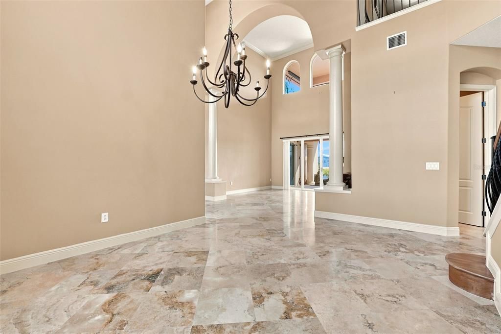 For Sale: $918,000 (5 beds, 4 baths, 4034 Square Feet)