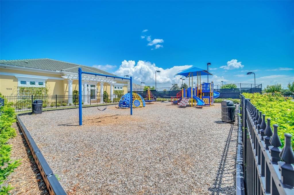 For Sale: $918,000 (5 beds, 4 baths, 4034 Square Feet)