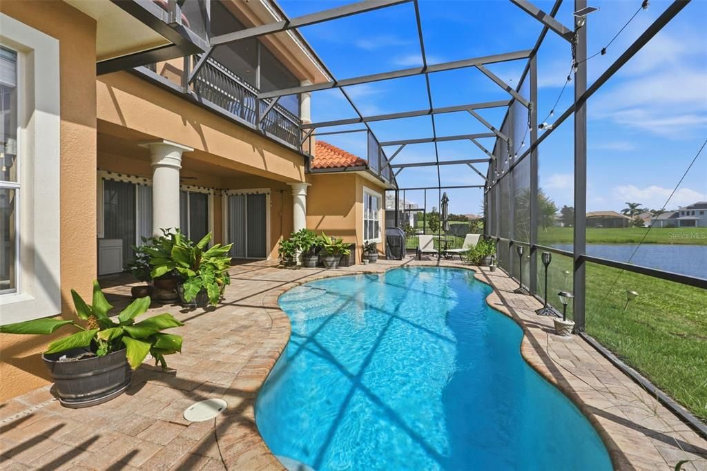 For Sale: $918,000 (5 beds, 4 baths, 4034 Square Feet)
