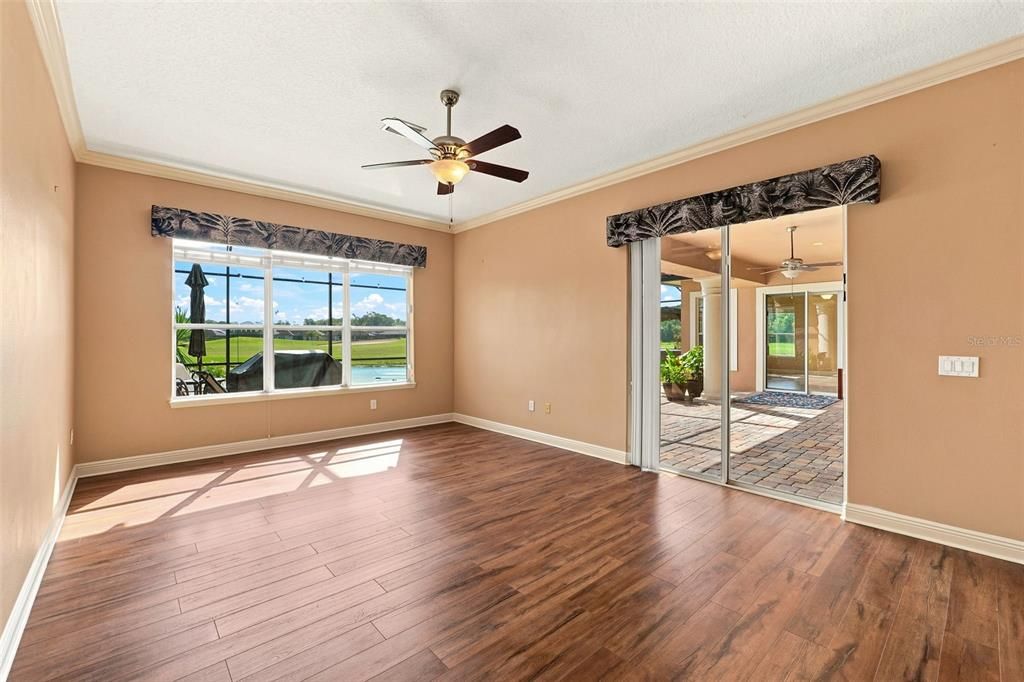 For Sale: $918,000 (5 beds, 4 baths, 4034 Square Feet)