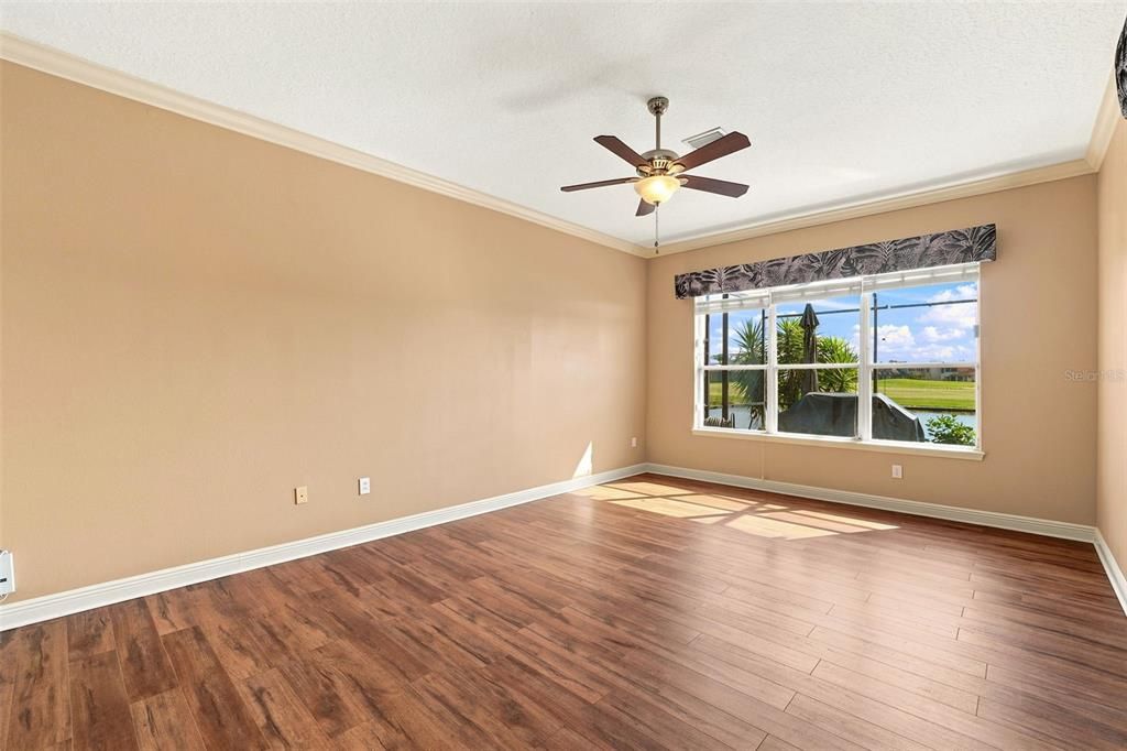 For Sale: $918,000 (5 beds, 4 baths, 4034 Square Feet)