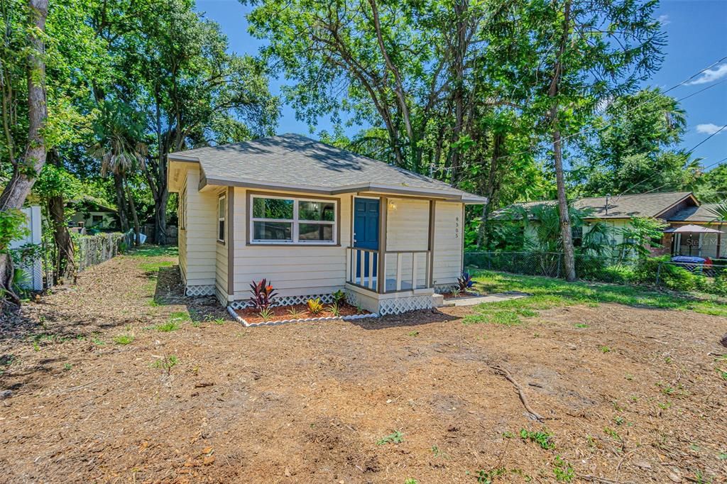На продажу: $199,900 (2 спален, 1 ванн, 768 Квадратных фут)