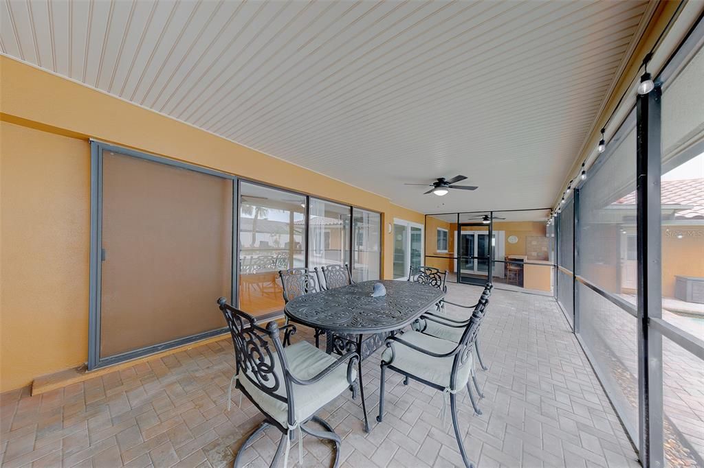 For Sale: $760,000 (4 beds, 2 baths, 2935 Square Feet)