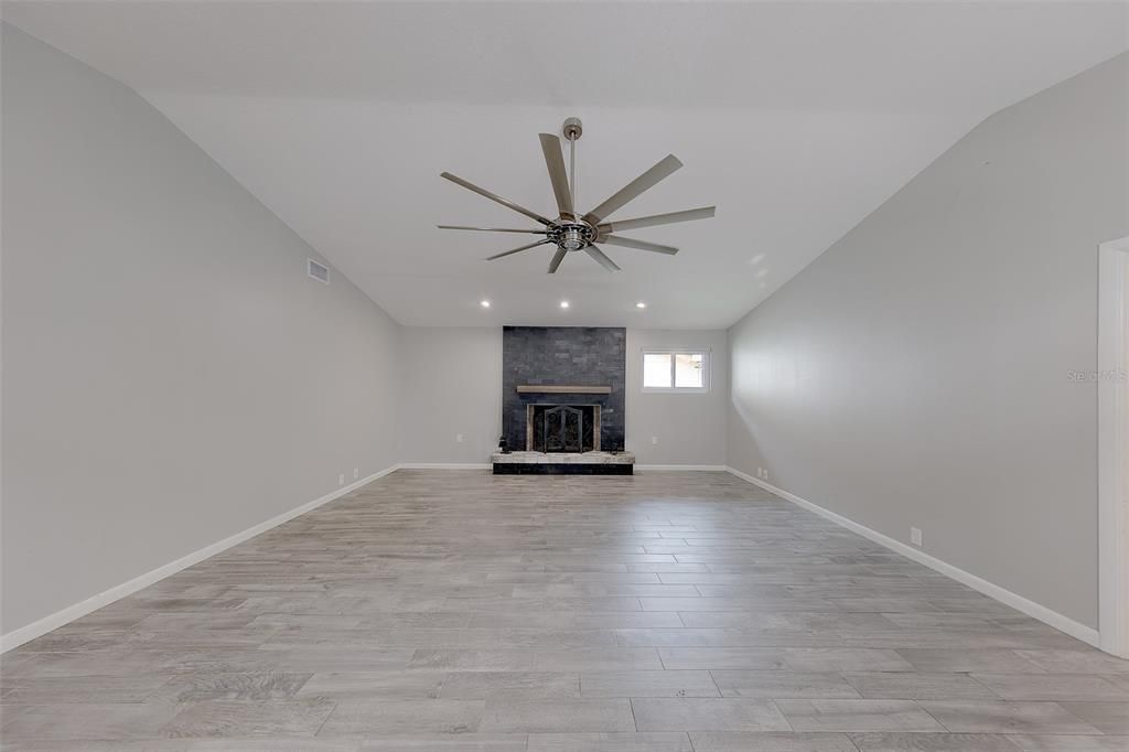 For Sale: $760,000 (4 beds, 2 baths, 2935 Square Feet)