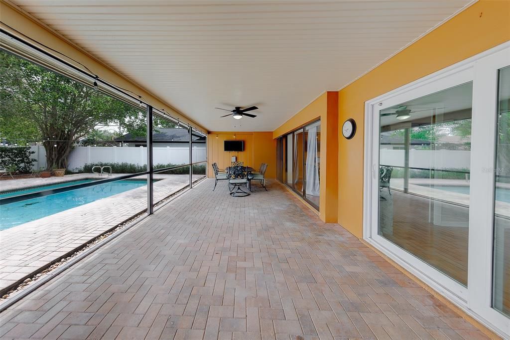 For Sale: $760,000 (4 beds, 2 baths, 2935 Square Feet)