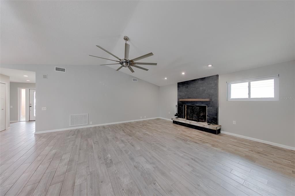 For Sale: $760,000 (4 beds, 2 baths, 2935 Square Feet)