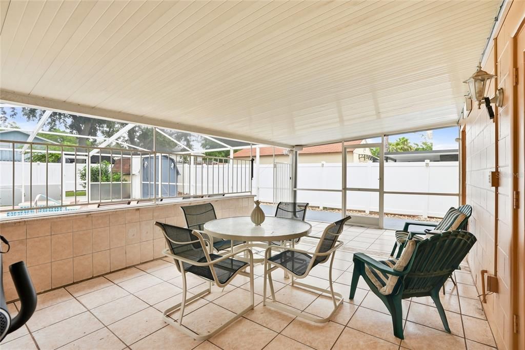 For Sale: $500,000 (3 beds, 2 baths, 1569 Square Feet)