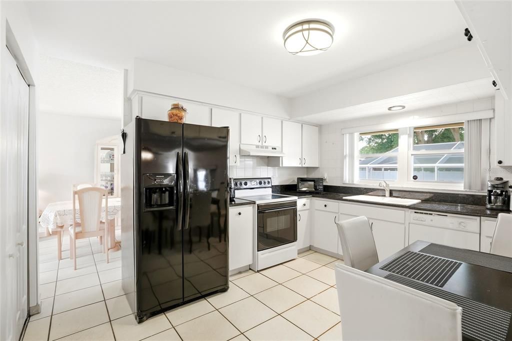 For Sale: $500,000 (3 beds, 2 baths, 1569 Square Feet)