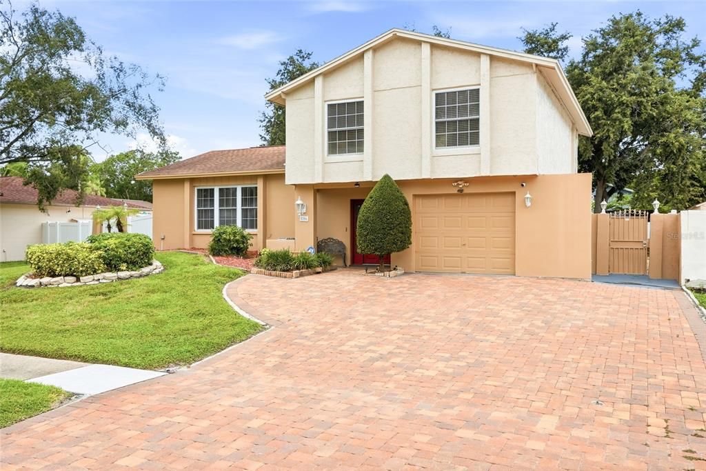 For Sale: $500,000 (3 beds, 2 baths, 1569 Square Feet)