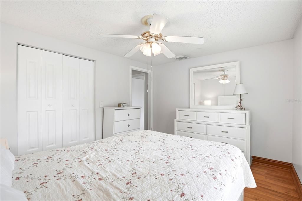 For Sale: $500,000 (3 beds, 2 baths, 1569 Square Feet)