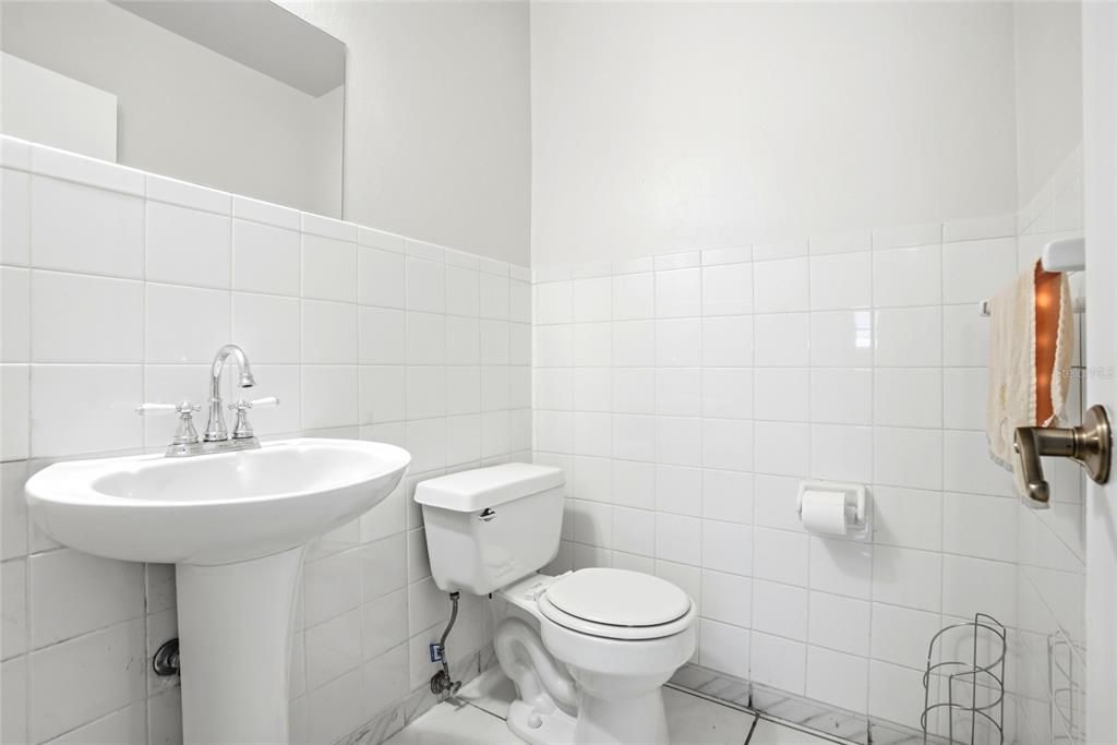 For Sale: $500,000 (3 beds, 2 baths, 1569 Square Feet)