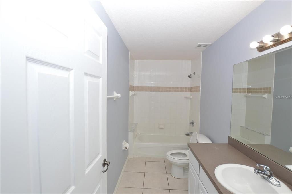 For Rent: $1,995 (3 beds, 2 baths, 1338 Square Feet)