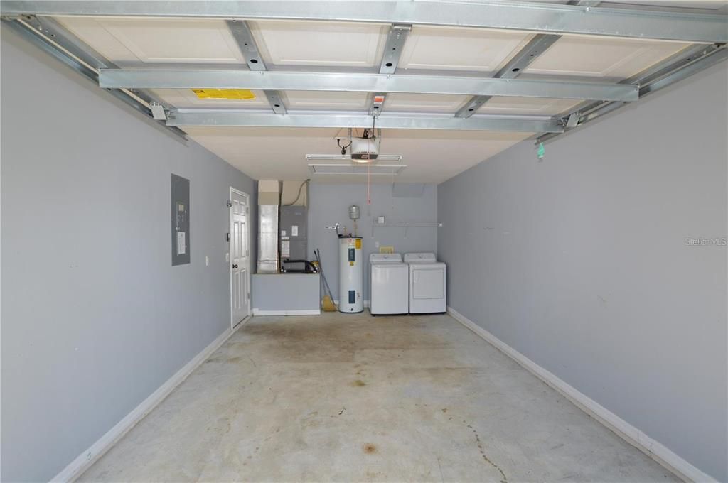 For Rent: $1,995 (3 beds, 2 baths, 1338 Square Feet)