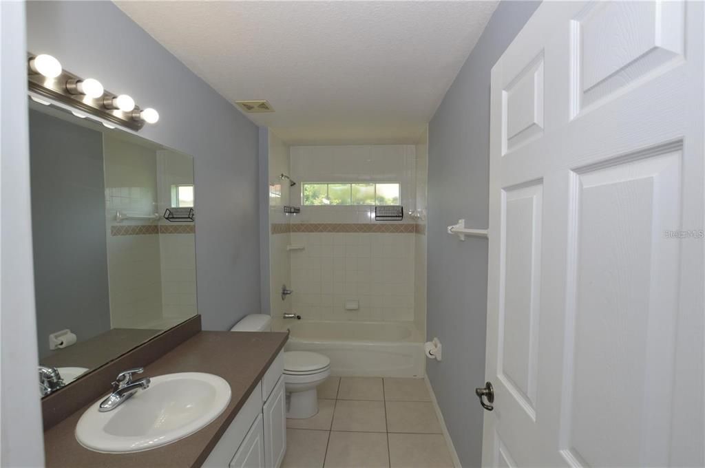 For Rent: $1,995 (3 beds, 2 baths, 1338 Square Feet)