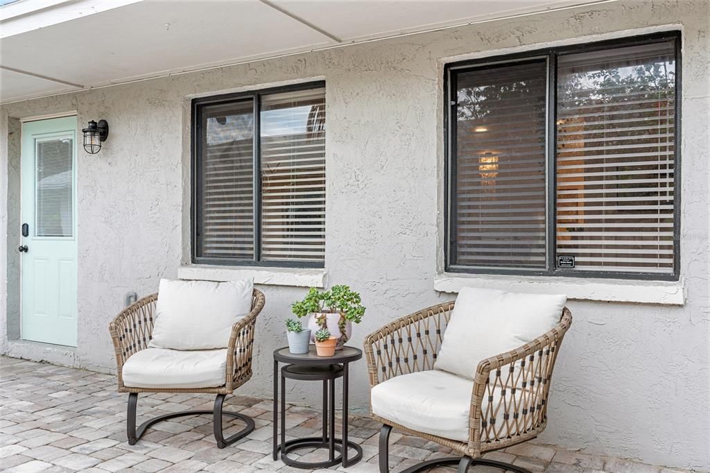 For Sale: $358,000 (2 beds, 1 baths, 1080 Square Feet)