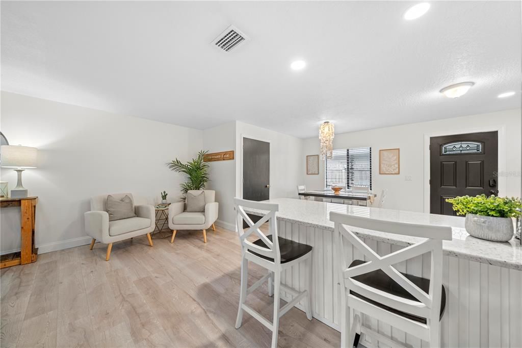 For Sale: $358,000 (2 beds, 1 baths, 1080 Square Feet)