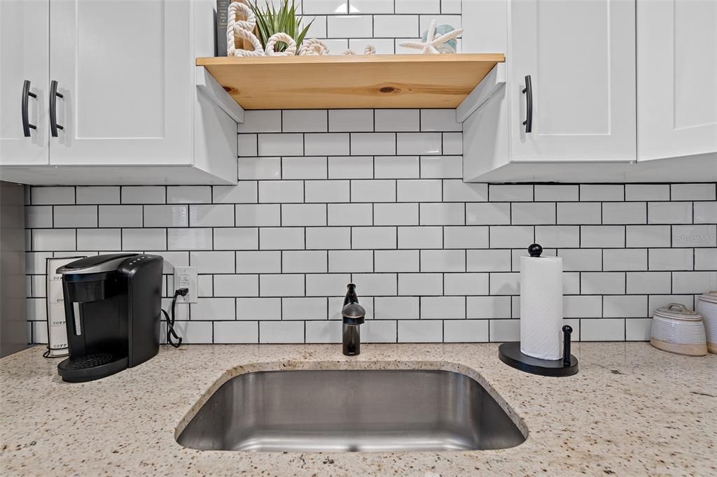 For Sale: $358,000 (2 beds, 1 baths, 1080 Square Feet)