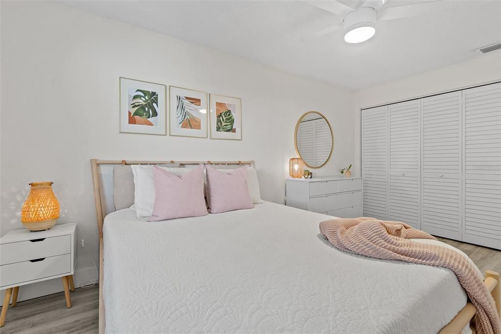 For Sale: $358,000 (2 beds, 1 baths, 1080 Square Feet)