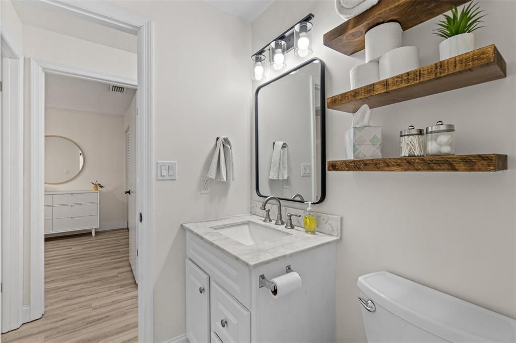 For Sale: $358,000 (2 beds, 1 baths, 1080 Square Feet)