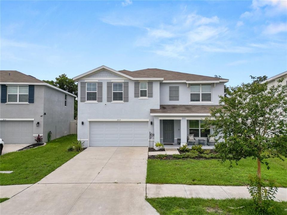 For Sale: $375,000 (5 beds, 3 baths, 2674 Square Feet)