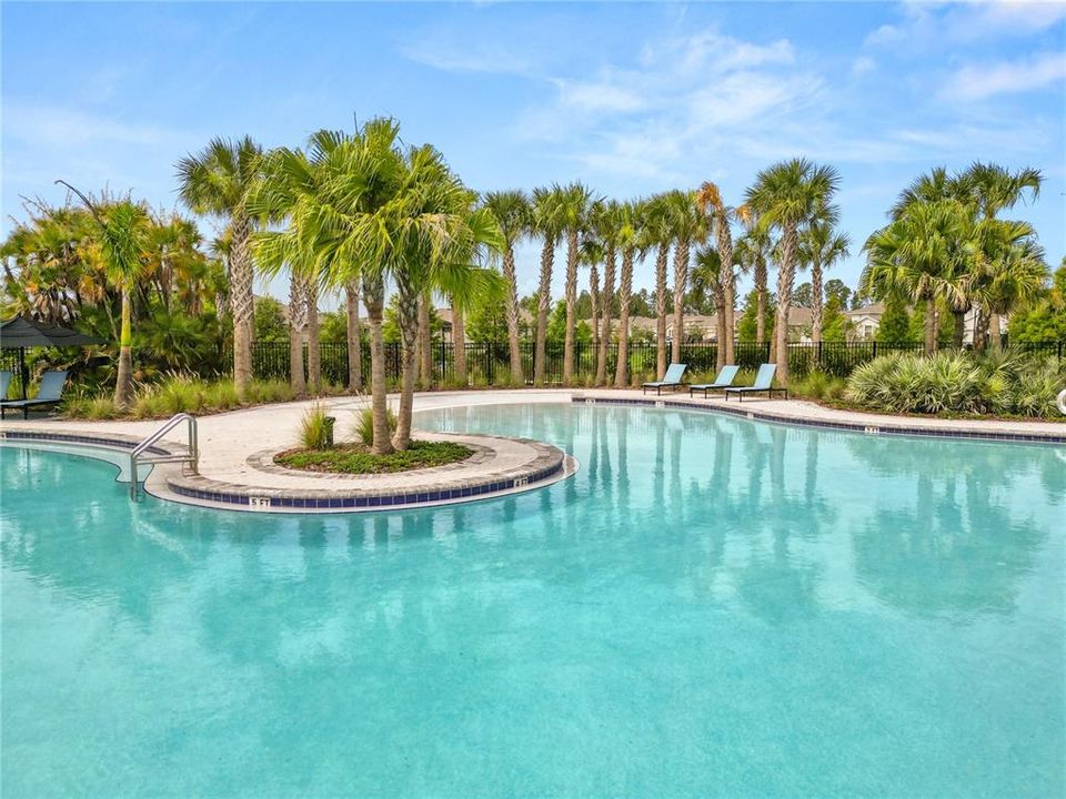 For Sale: $375,000 (5 beds, 3 baths, 2674 Square Feet)