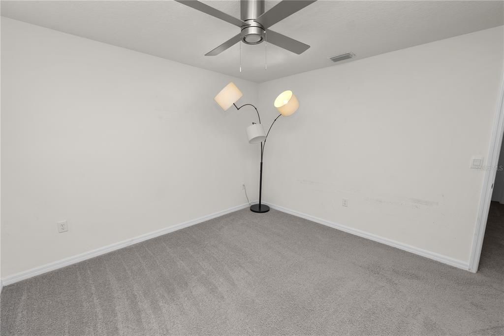 For Sale: $375,000 (5 beds, 3 baths, 2674 Square Feet)