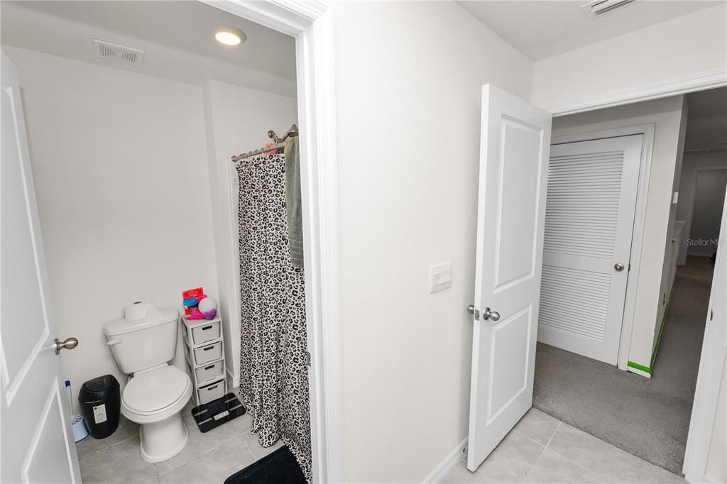 For Sale: $375,000 (5 beds, 3 baths, 2674 Square Feet)