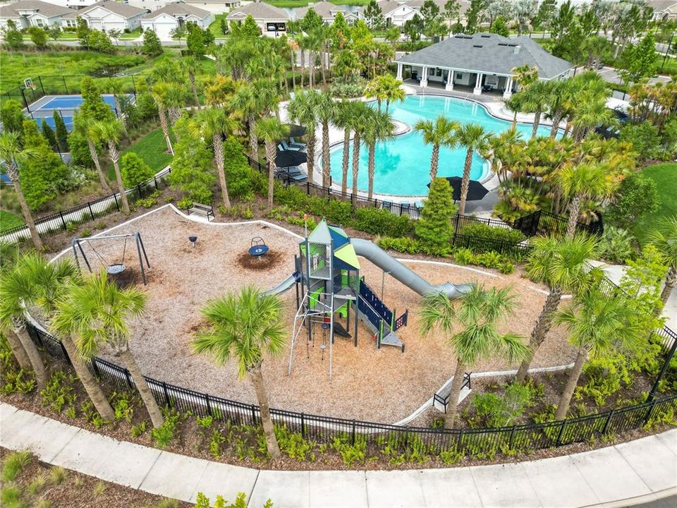 For Sale: $375,000 (5 beds, 3 baths, 2674 Square Feet)