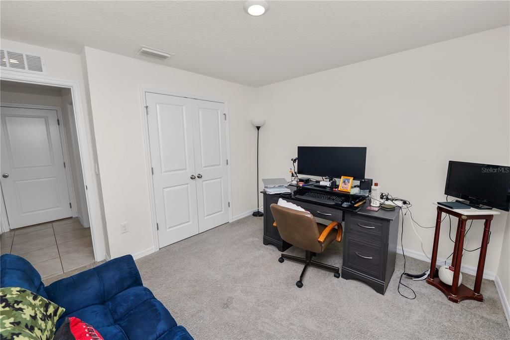 For Sale: $375,000 (5 beds, 3 baths, 2674 Square Feet)