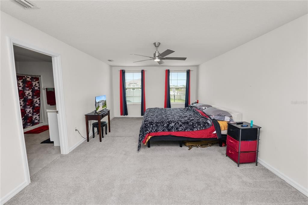 For Sale: $375,000 (5 beds, 3 baths, 2674 Square Feet)