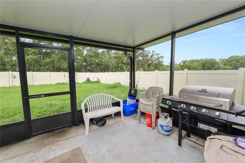 For Sale: $375,000 (5 beds, 3 baths, 2674 Square Feet)