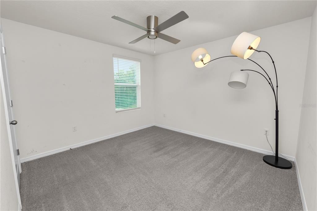 For Sale: $375,000 (5 beds, 3 baths, 2674 Square Feet)