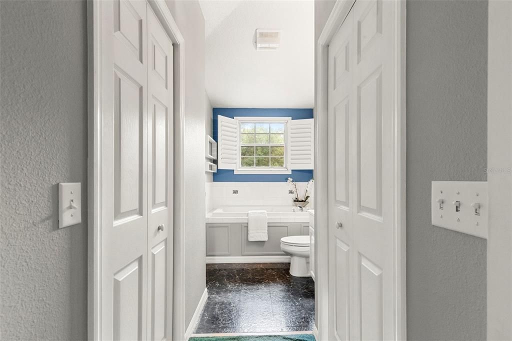 For Sale: $575,000 (3 beds, 3 baths, 2027 Square Feet)