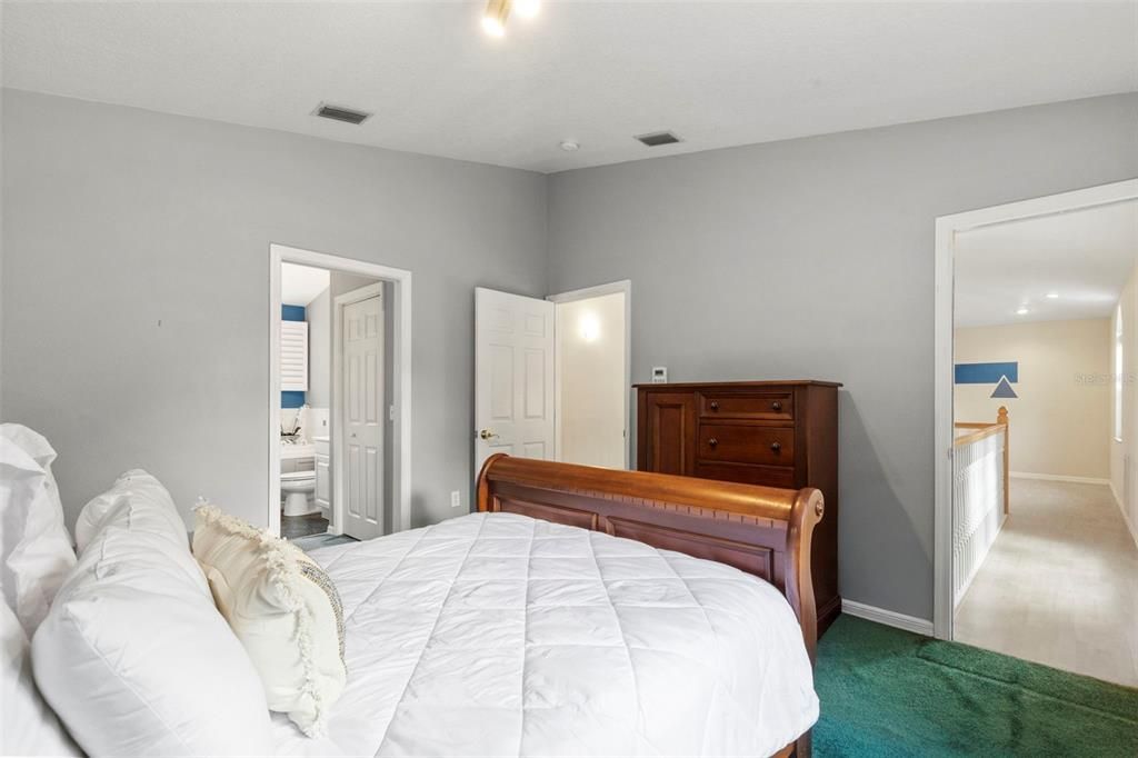 For Sale: $575,000 (3 beds, 3 baths, 2027 Square Feet)