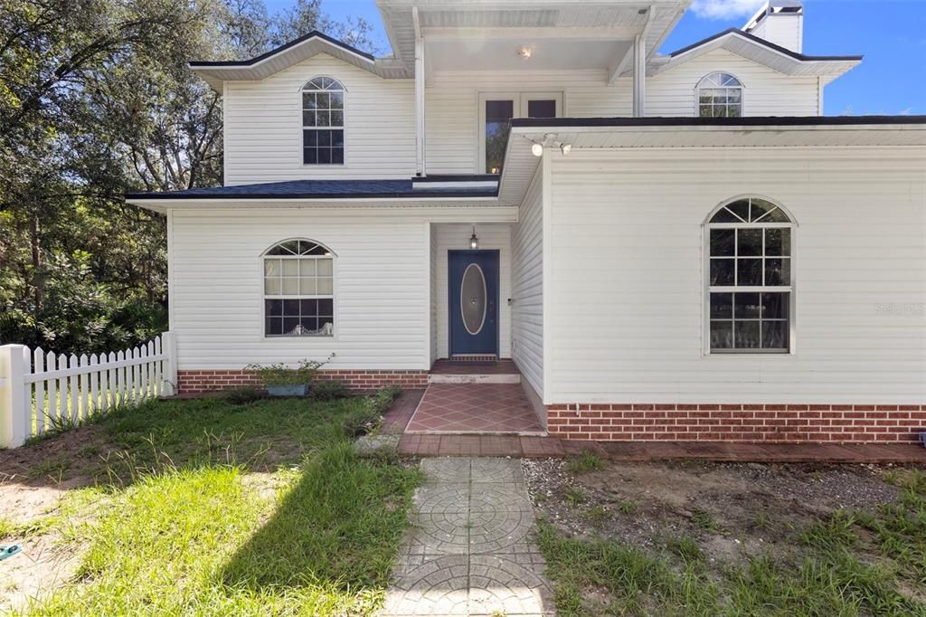 For Sale: $575,000 (3 beds, 3 baths, 2027 Square Feet)