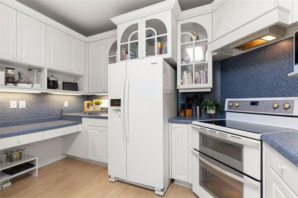 For Sale: $575,000 (3 beds, 3 baths, 2027 Square Feet)