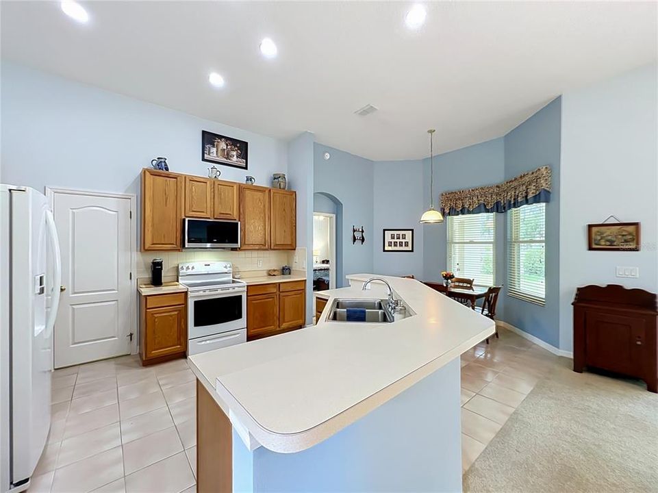 For Sale: $560,000 (3 beds, 2 baths, 2187 Square Feet)