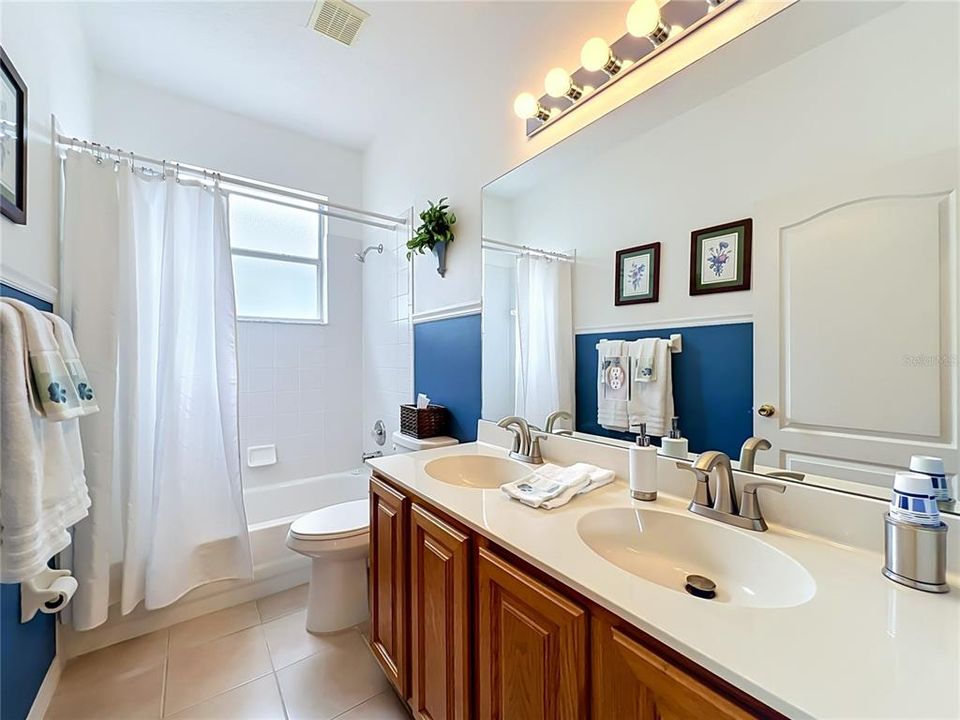 For Sale: $560,000 (3 beds, 2 baths, 2187 Square Feet)