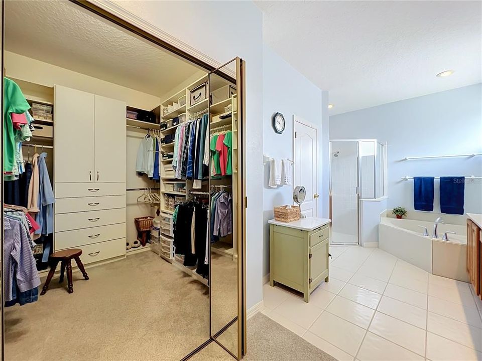 For Sale: $560,000 (3 beds, 2 baths, 2187 Square Feet)
