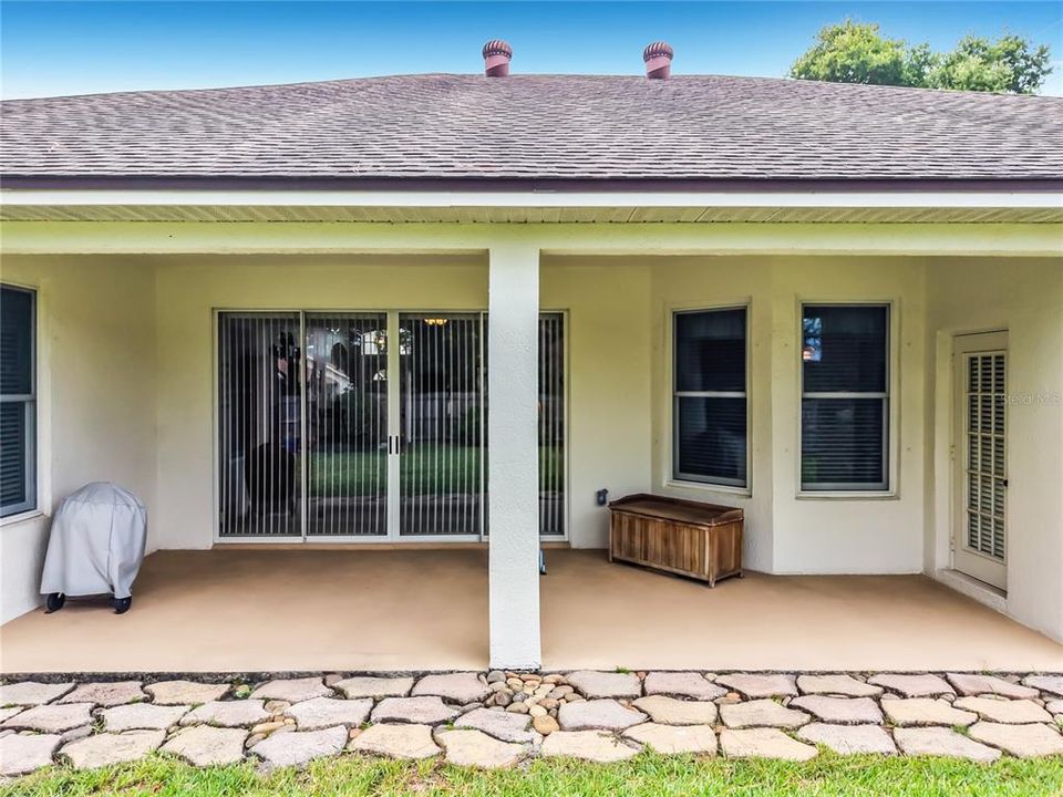 For Sale: $560,000 (3 beds, 2 baths, 2187 Square Feet)