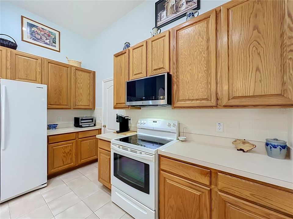 For Sale: $560,000 (3 beds, 2 baths, 2187 Square Feet)