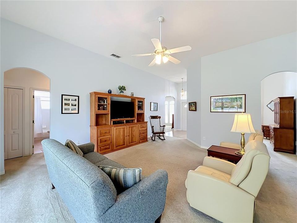 For Sale: $560,000 (3 beds, 2 baths, 2187 Square Feet)