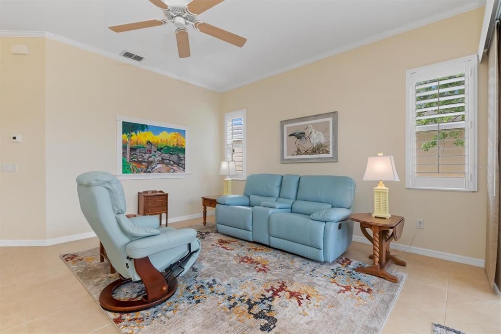 For Sale: $323,900 (3 beds, 2 baths, 1509 Square Feet)