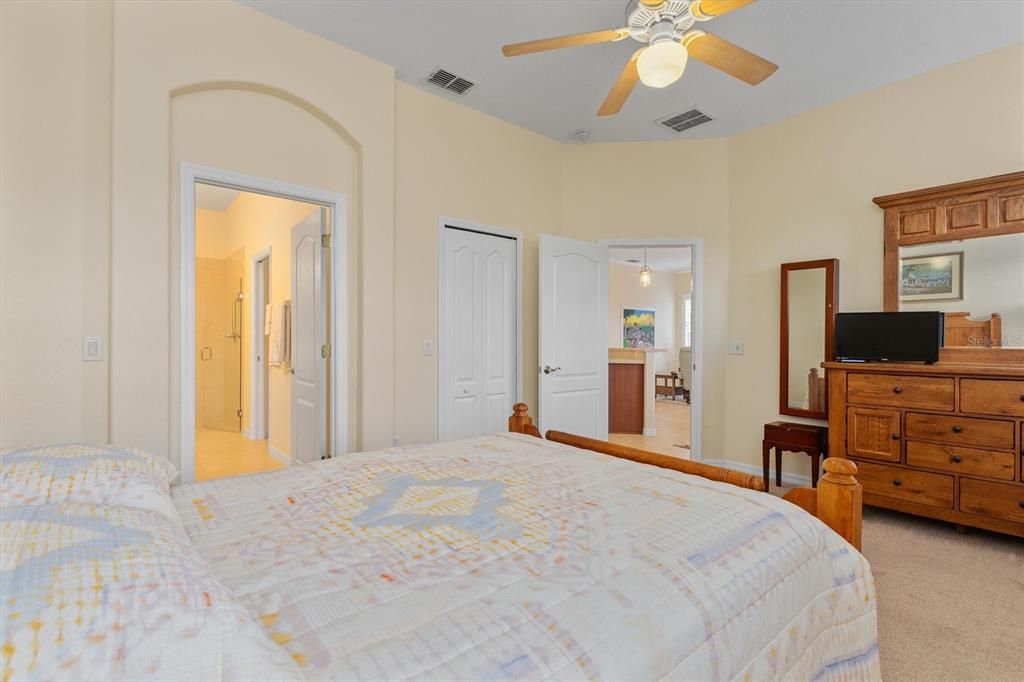 For Sale: $323,900 (3 beds, 2 baths, 1509 Square Feet)
