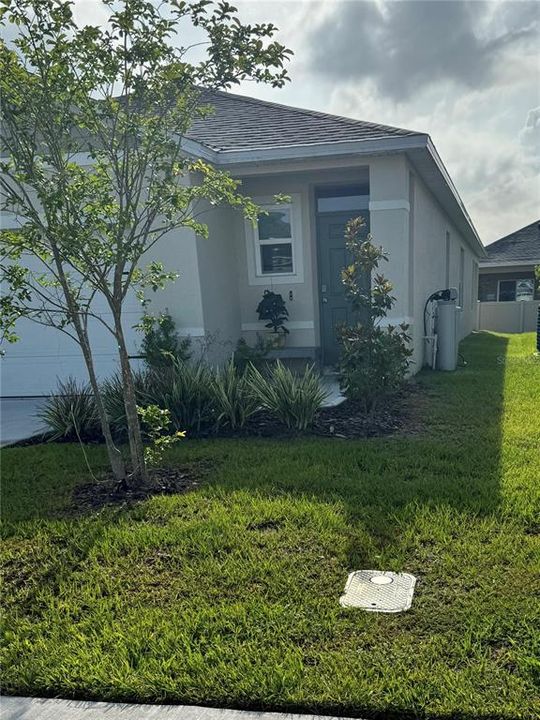 For Rent: $1,800 (4 beds, 2 baths, 1713 Square Feet)